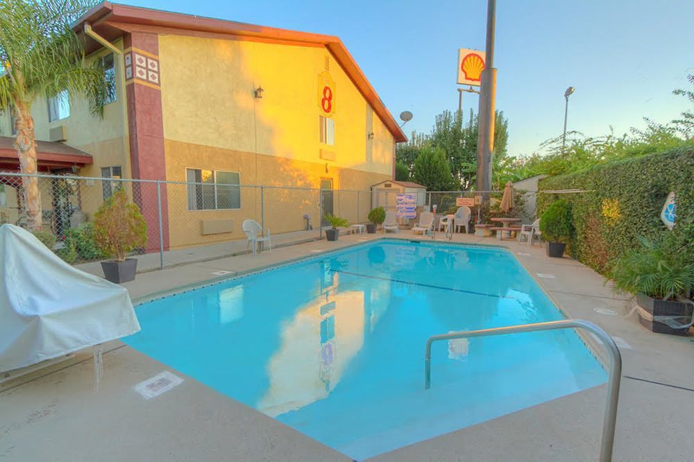 Super 8 By Wyndham Selma/fresno Area